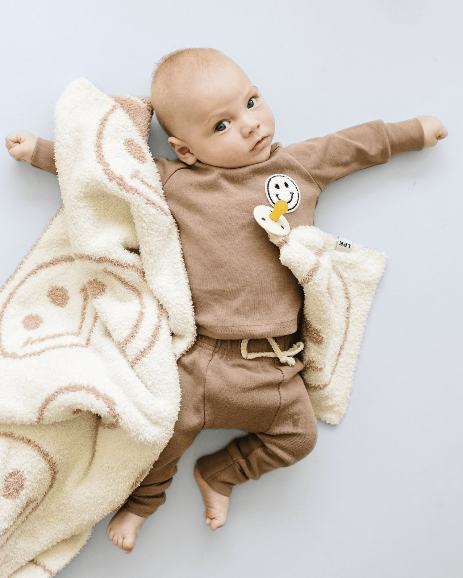 Smiley Fuzzy Blanket | Latte - Tenth &amp; Pine - Plush Blanket - 