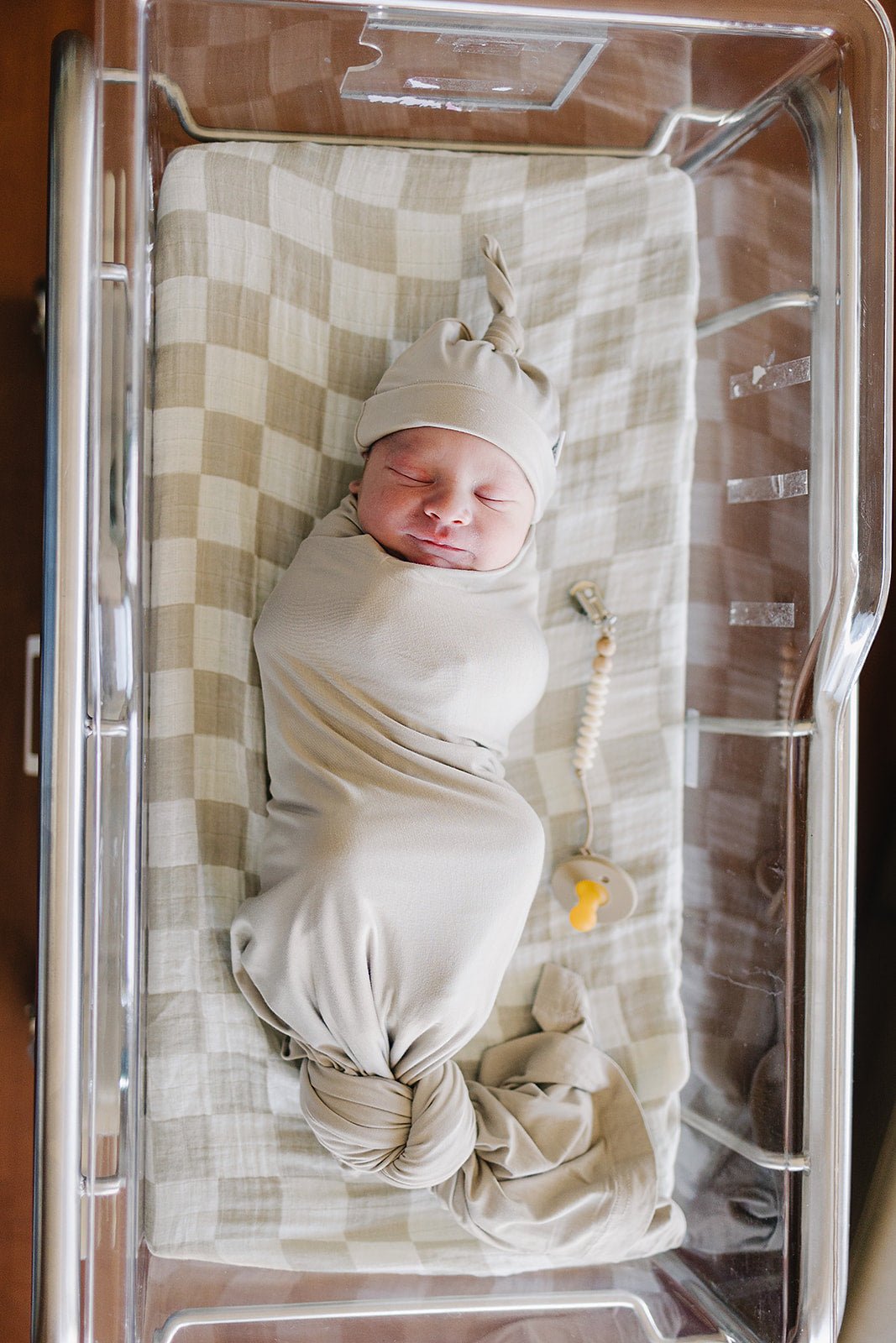 Taupe Checkered Muslin Swaddle Blanket - Tenth &amp; Pine - 