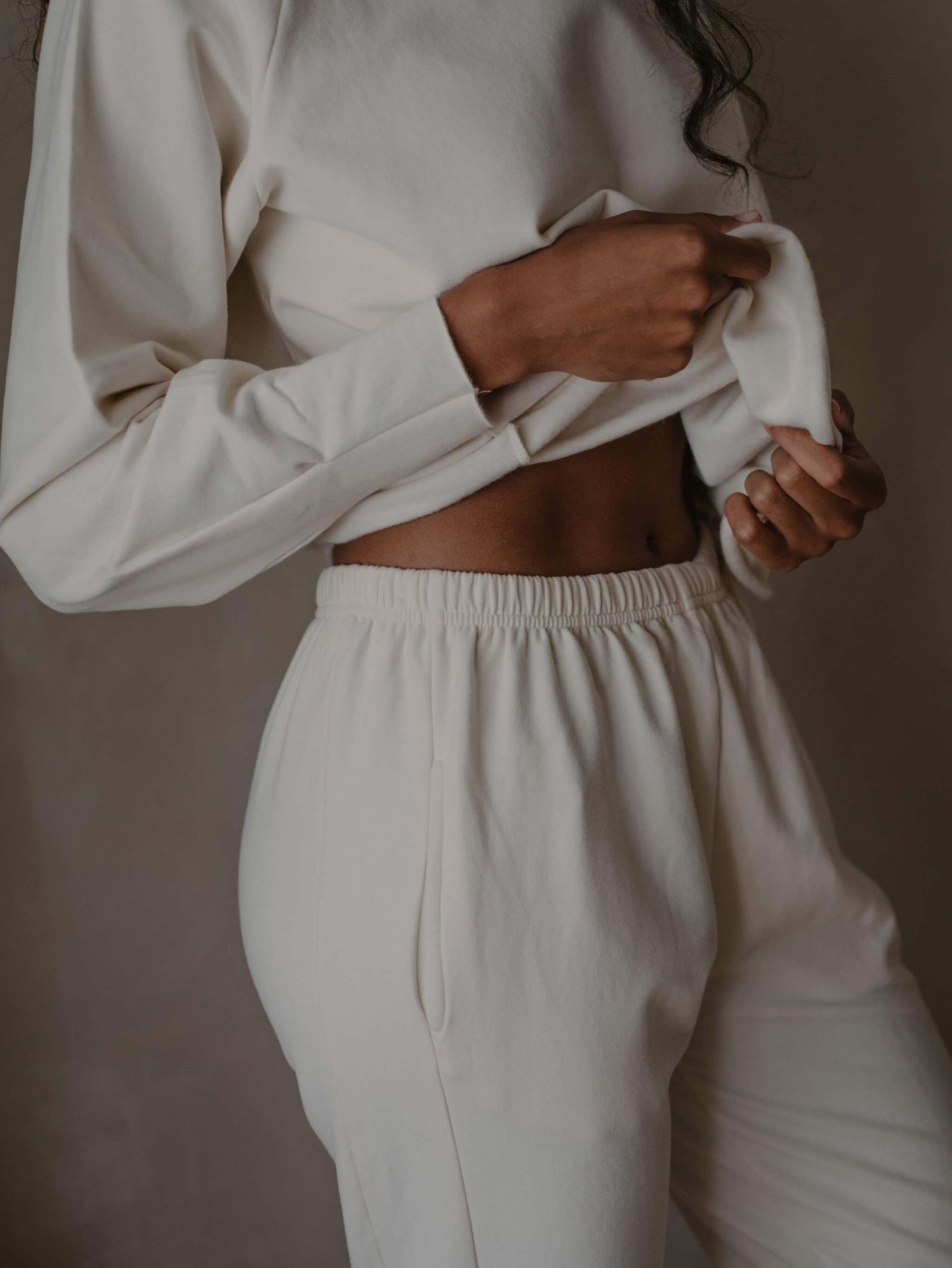 The Sweatshirt - Women&