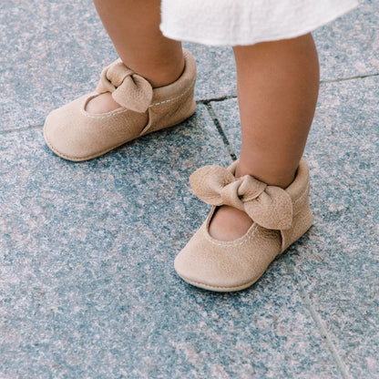 Weathered Brown Knotted Bow Baby Shoe - Tenth &amp; Pine - Knotted Bow Mocc - Soft Sole - Newborn