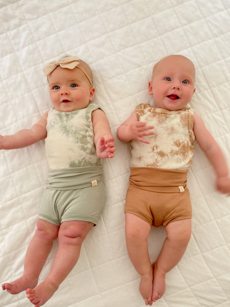 Organic Cotton Sleeveless Bodysuit - Clay Tie Dye - Tenth and Pine - Organic Baby Clothes